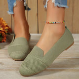 Oddychające kobiety wsuwane przez kobiety mieszkania